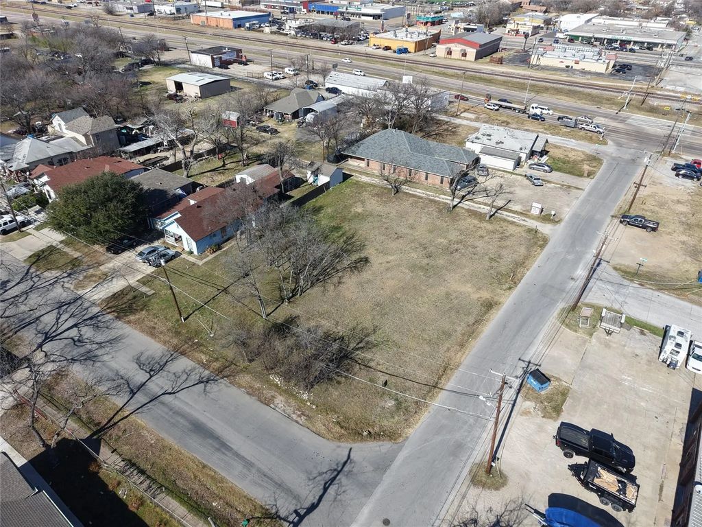 426 Dallas Street, Grand Prairie