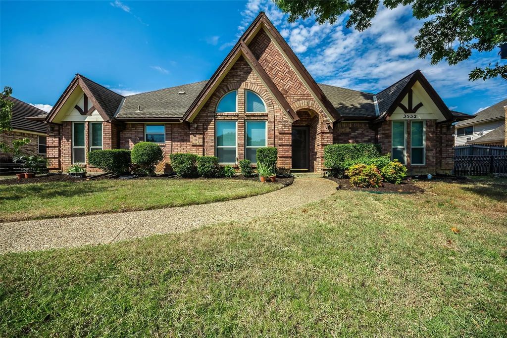 3532 Meadowside Drive, Bedford