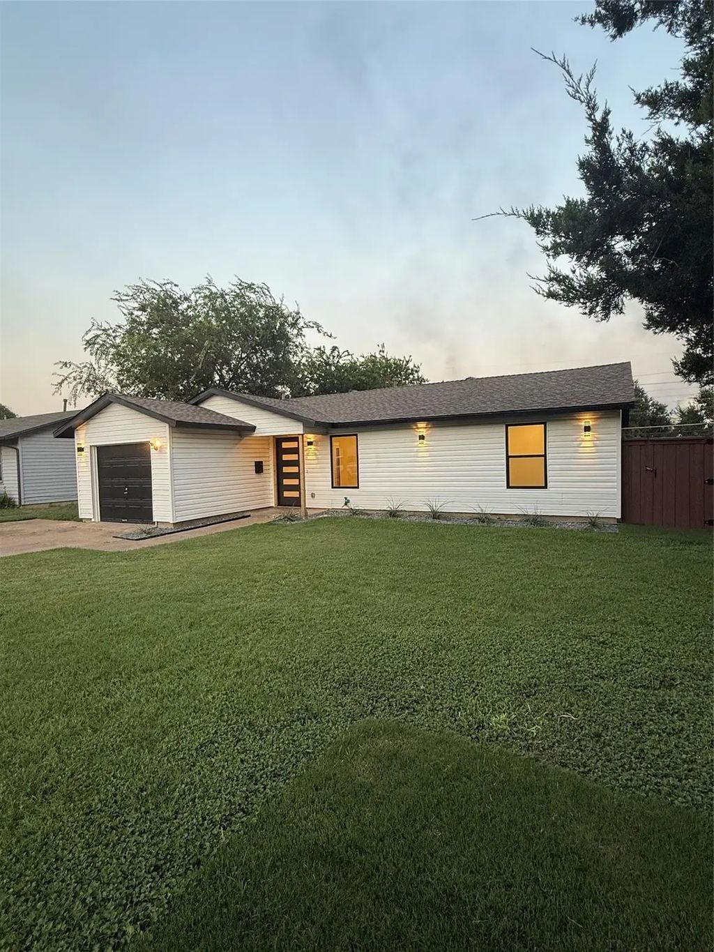 12210 Oberlin Drive, Dallas