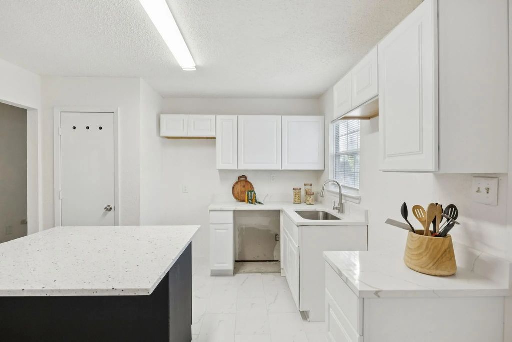 11834 Broadmoor Drive, Dallas