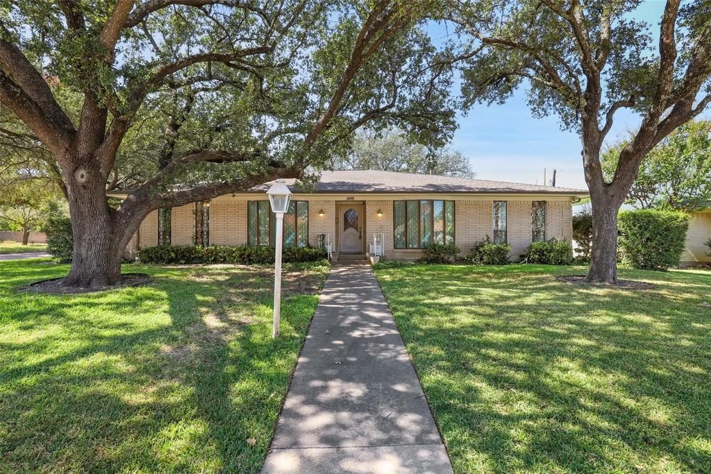5007 Creighton Drive, Dallas