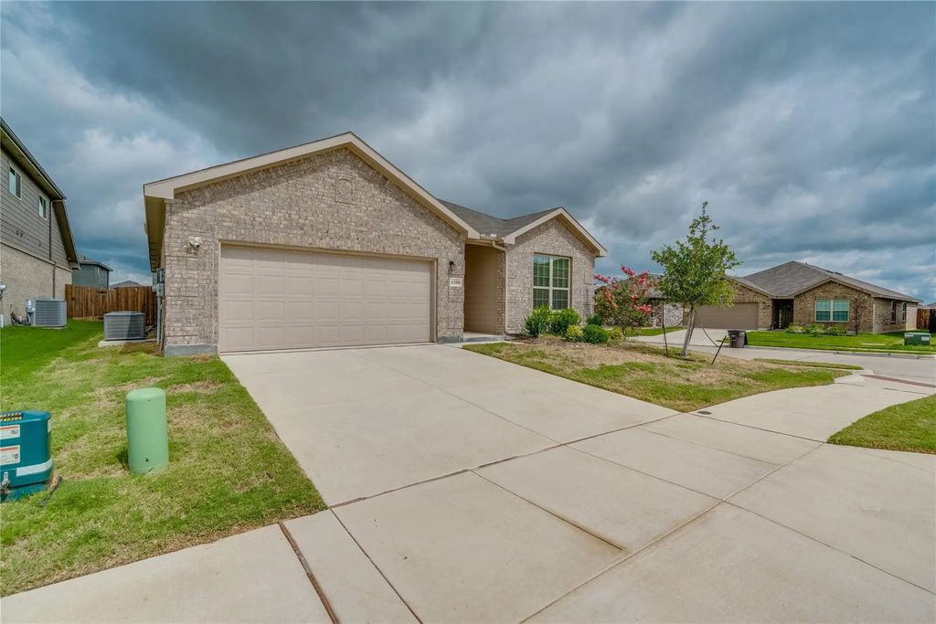 6300 Jib Court, Fort Worth