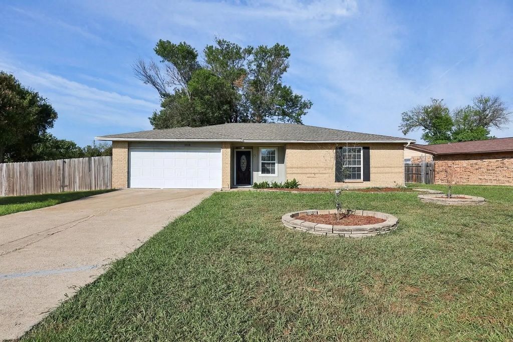 1418 Monica Court, Mesquite