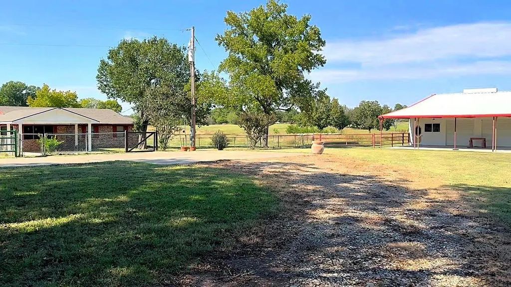 752 Starr Road, Denison