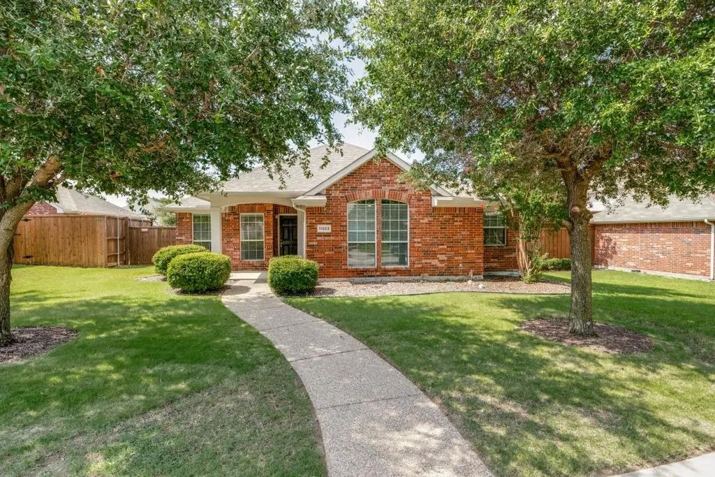 11923 Stephenville Drive, Frisco