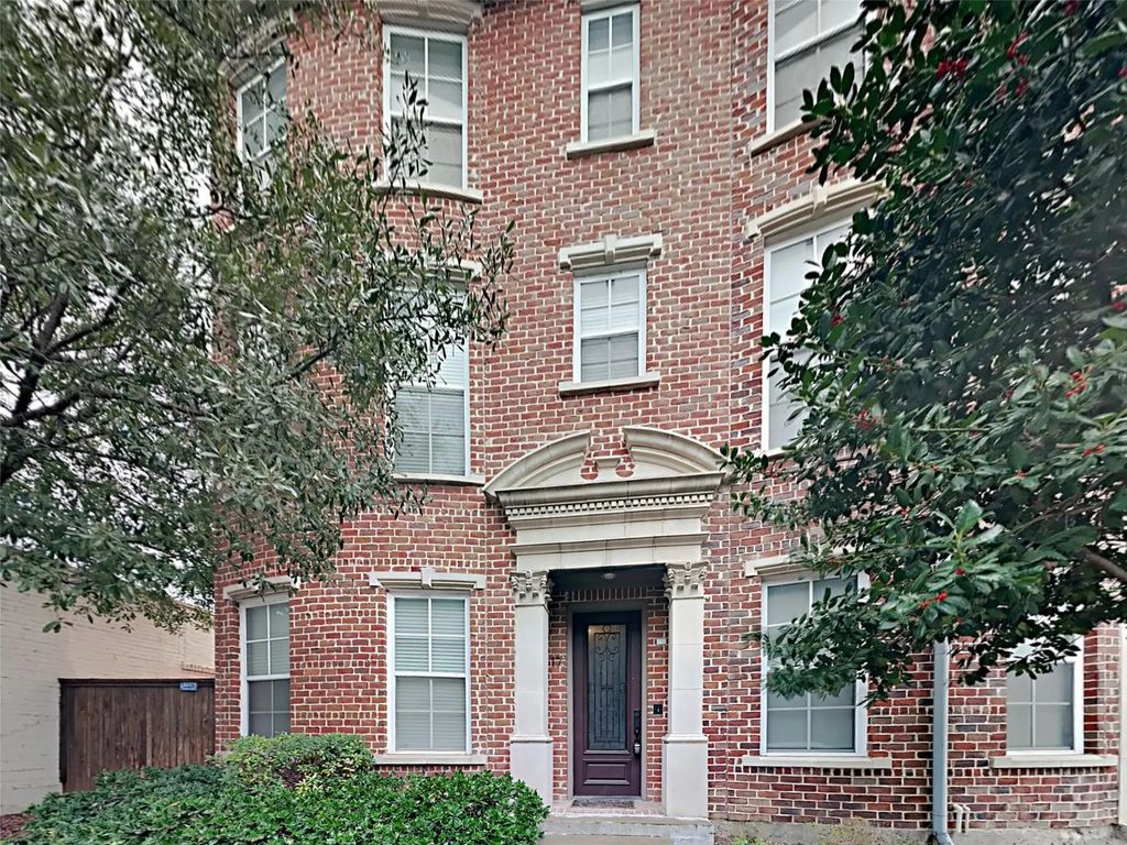3200 Ross Avenue 17, Dallas