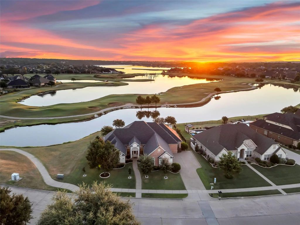 2401 Waters Edge Drive, Granbury