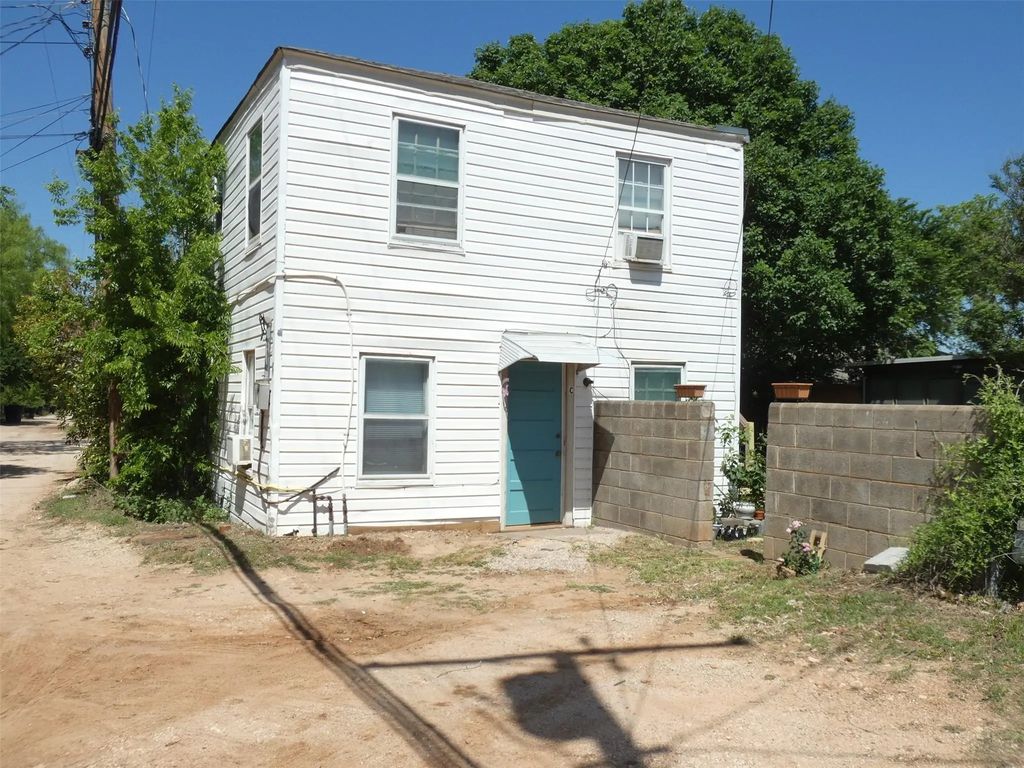 609 En 16th Street C, Abilene