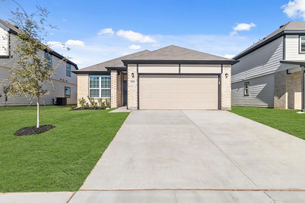1028 Wingjet Way, Fort Worth
