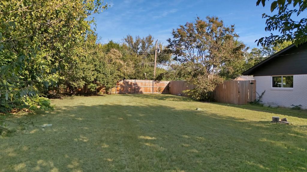 406 16th Street, Grand Prairie