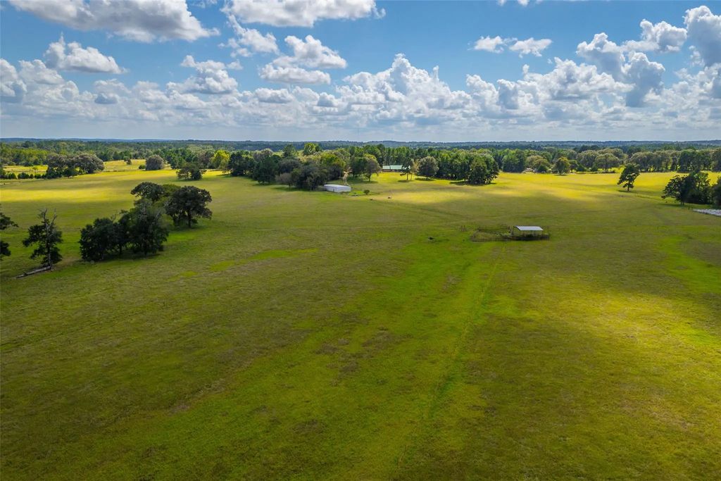 905 Anderson County Road 358, Palestine