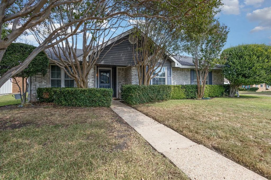 2301 Angel Fire Drive, Garland