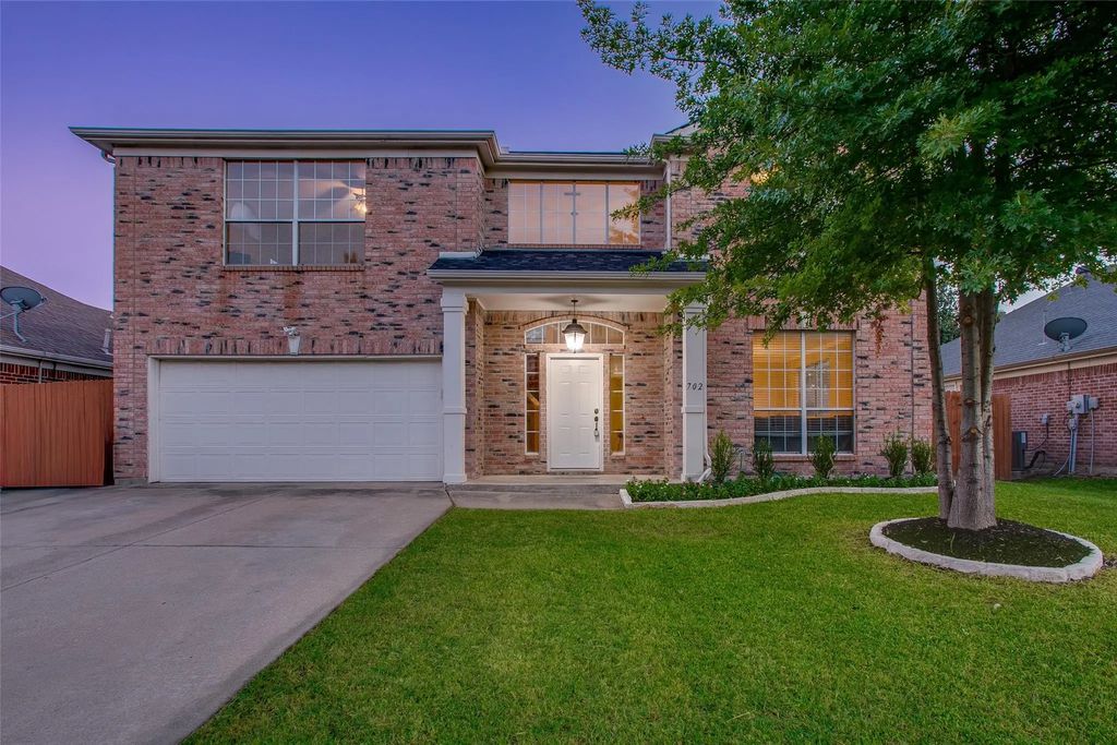 702 Turnstone Drive, Arlington