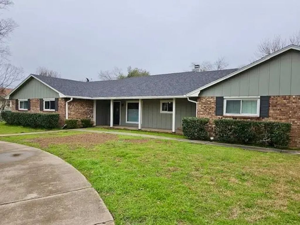 1117 E Navasota Street, Groesbeck