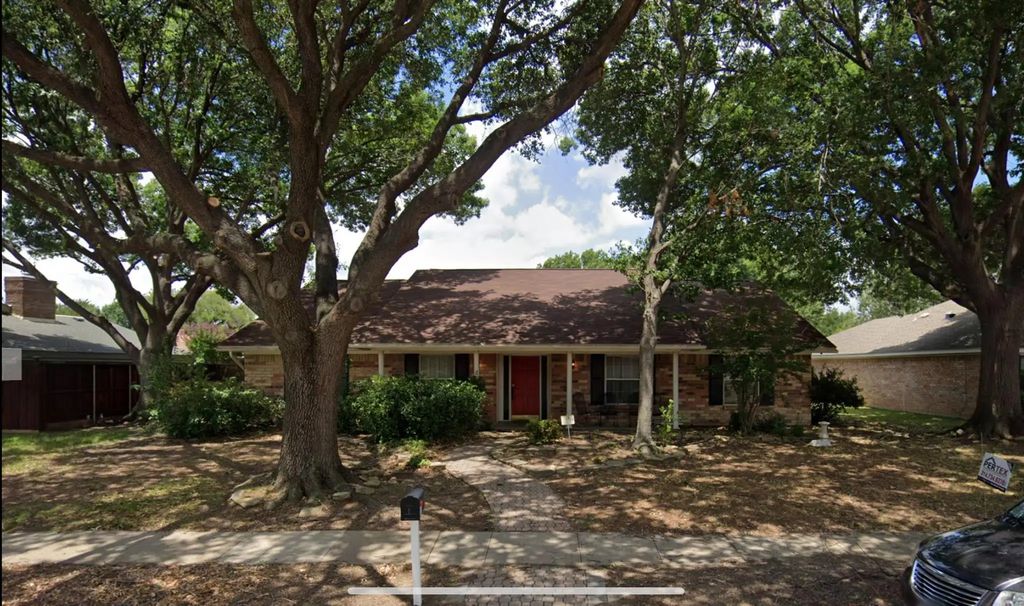 2813 Staffordshire Drive, Carrollton