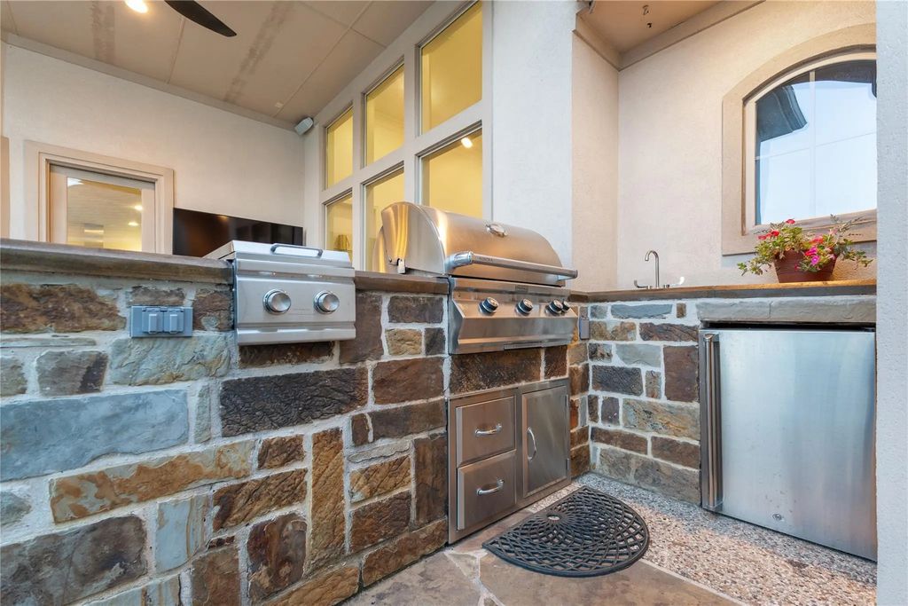 800 Faith Trail, Heath