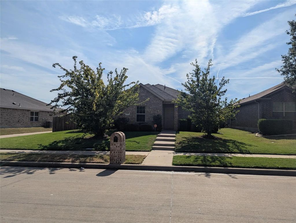 2052 Fair Weather Drive, Lancaster