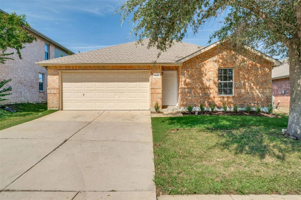 1437 Sun Breeze Drive, Little Elm