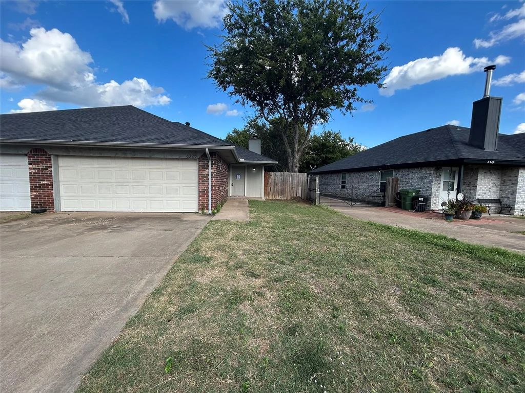 6320 Holiday Lane, North Richland Hills