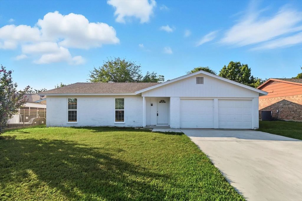 1008 Winnsboro Court, Arlington
