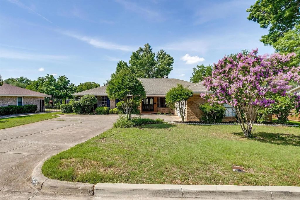 4424 Foxfire Way, Fort Worth