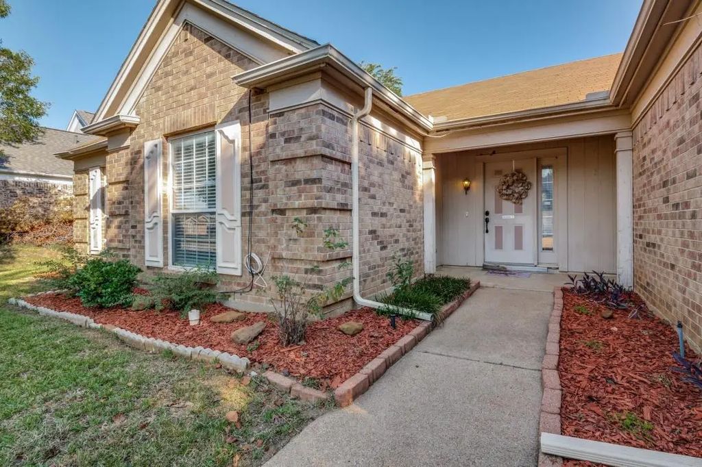 6215 Echo Summit Lane, Arlington