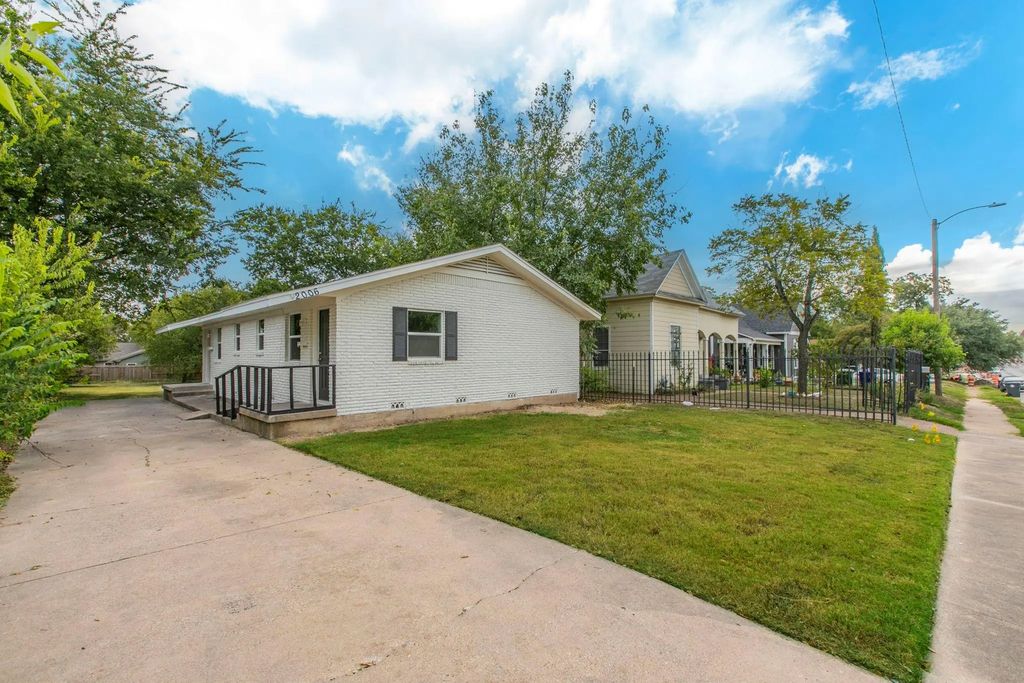 2006 Gorman Avenue, Waco