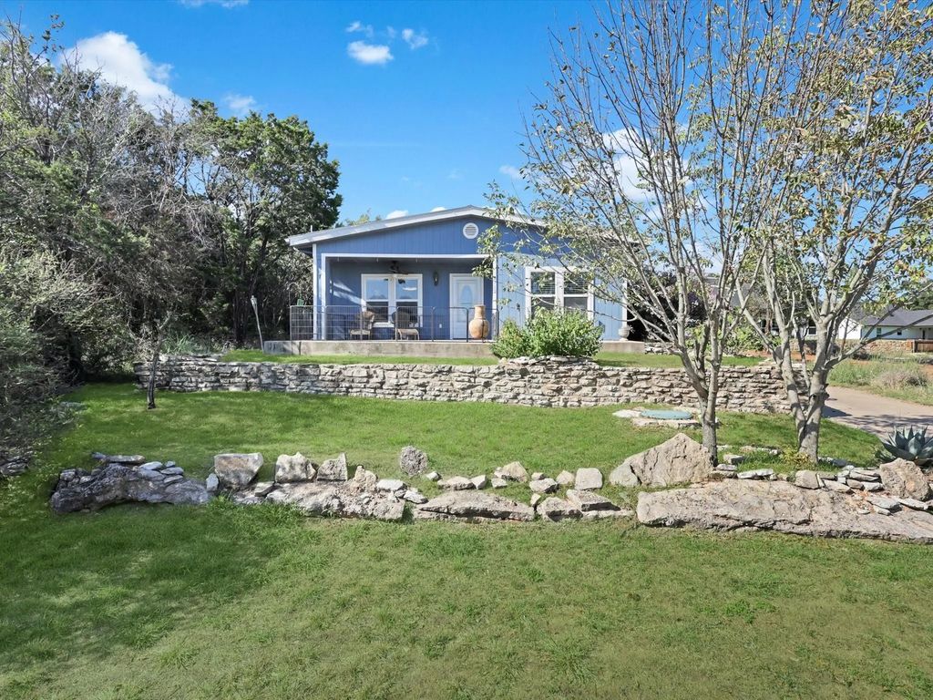2712 Austin Drive, Granbury