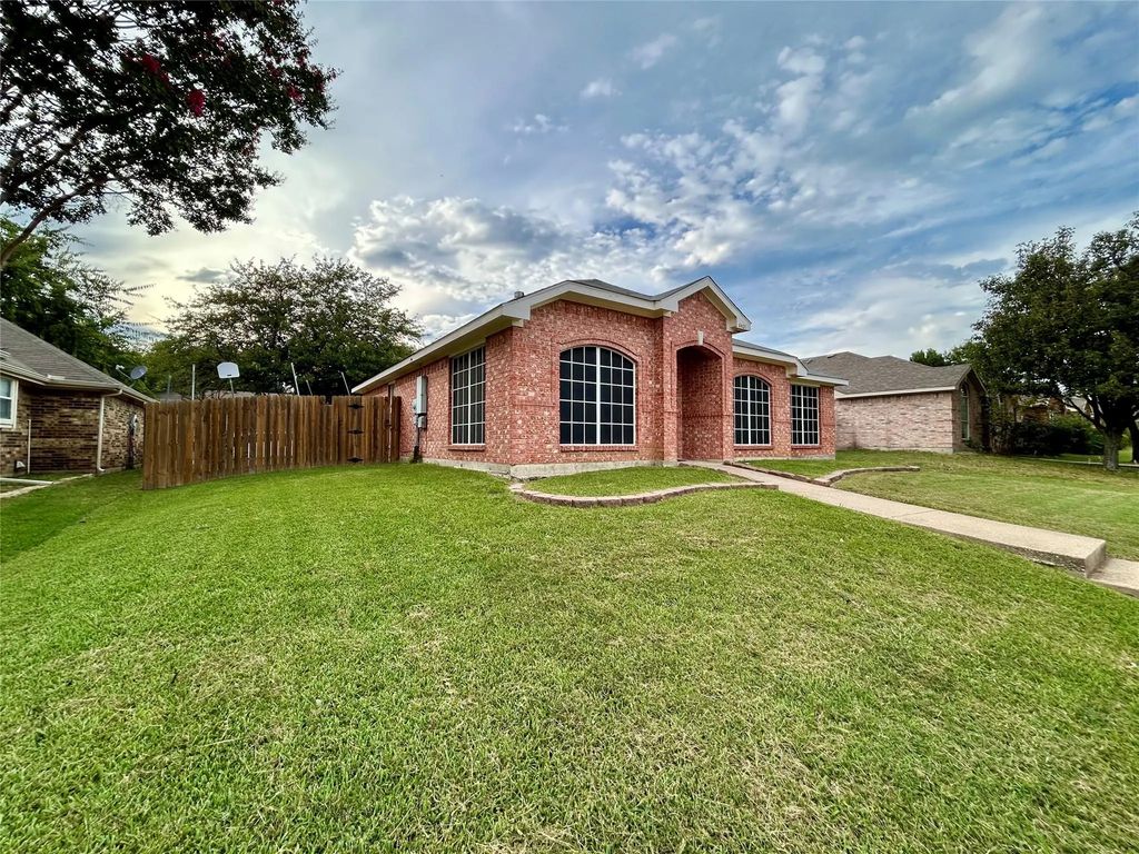 4401 Crystal Lane, Garland