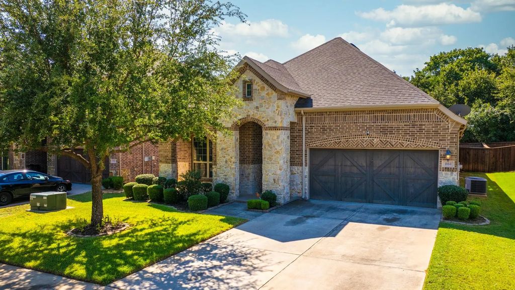 804 Bandelier Lane, Mansfield