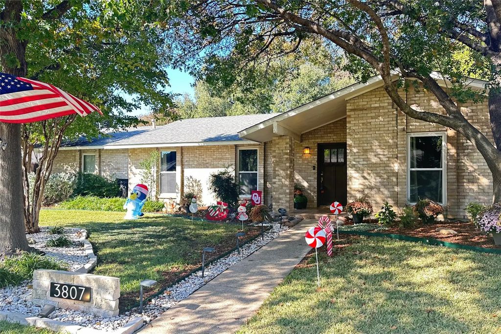 3807 Blue Trace Lane, Farmers Branch