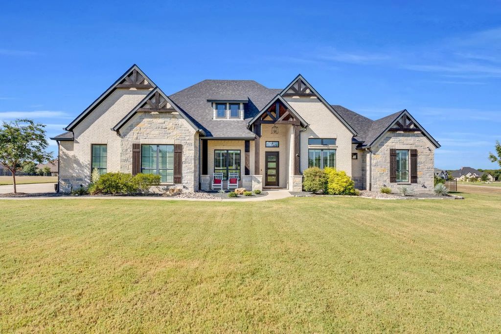 103 Sullivan Way, Waxahachie