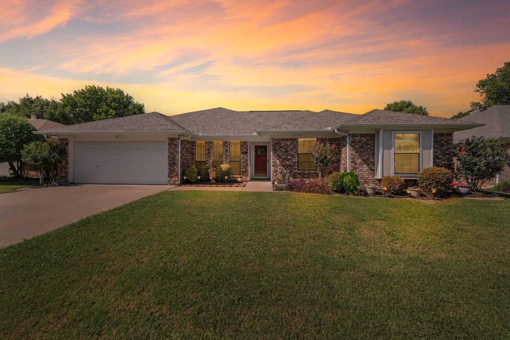 760 Santa Fe Trail, Keller