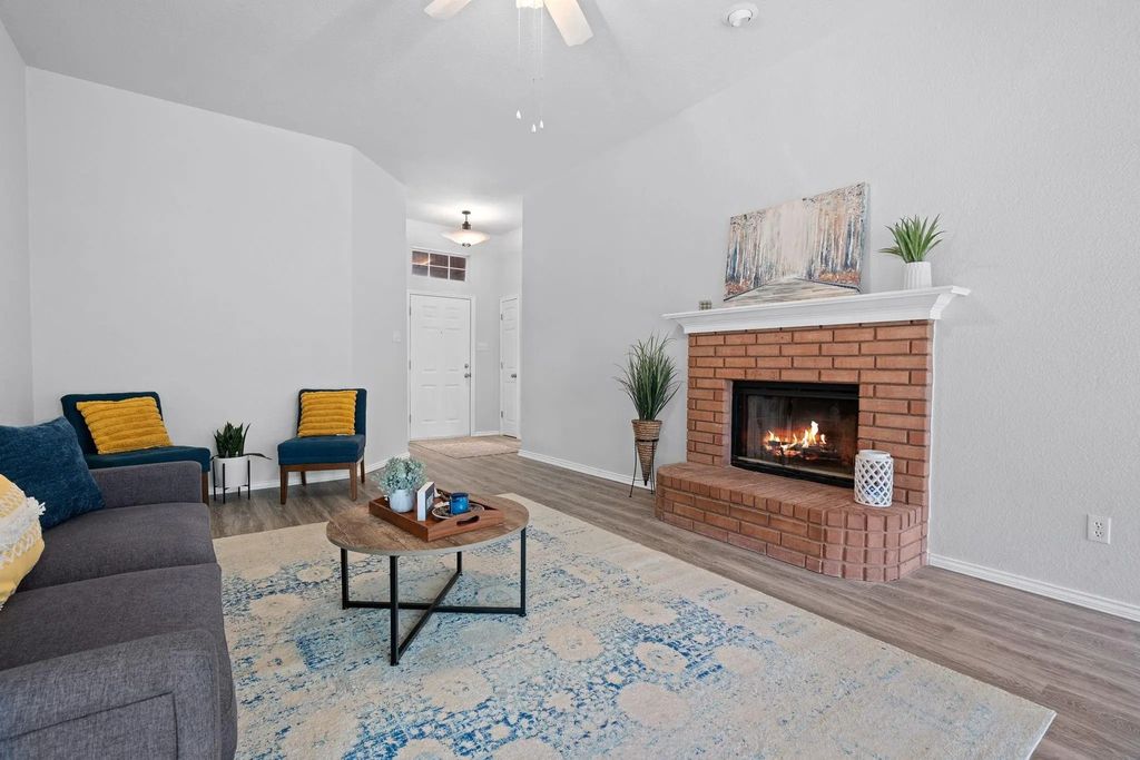 692 High Crest Drive, Azle