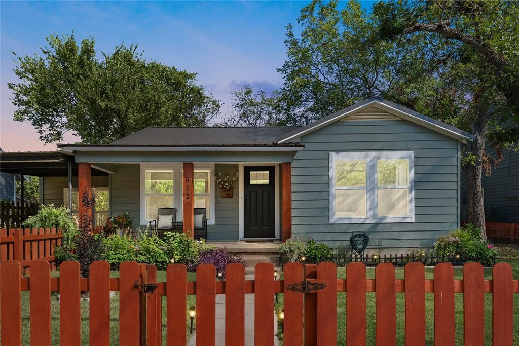 612 W Spring Street, Weatherford