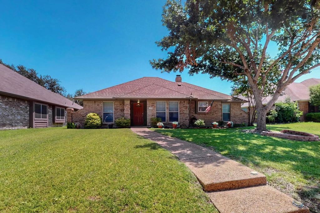 4202 Meadow Ridge Drive, Carrollton