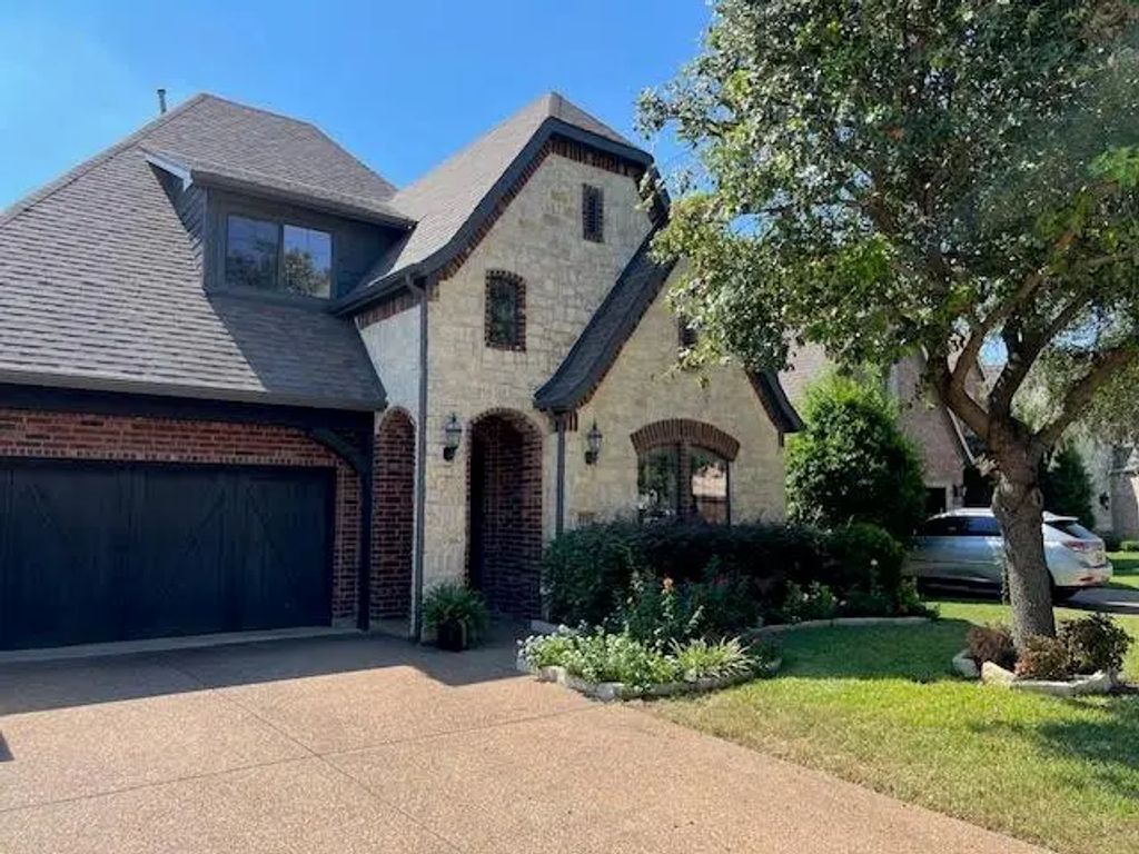 1717 Brook Meadow Court, Grapevine