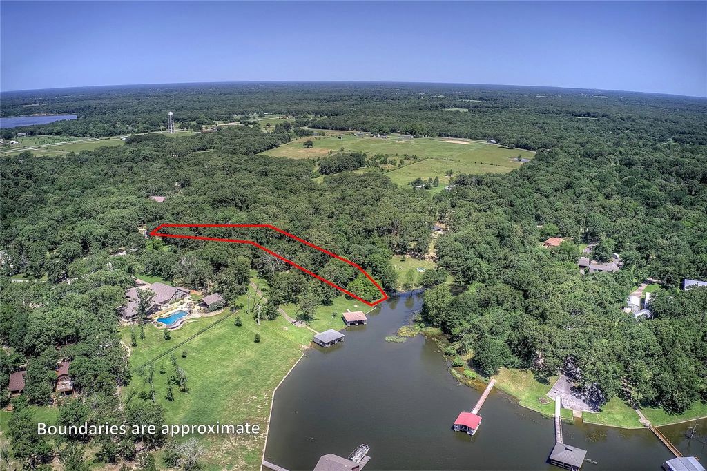 221 County Road 1946, Emory