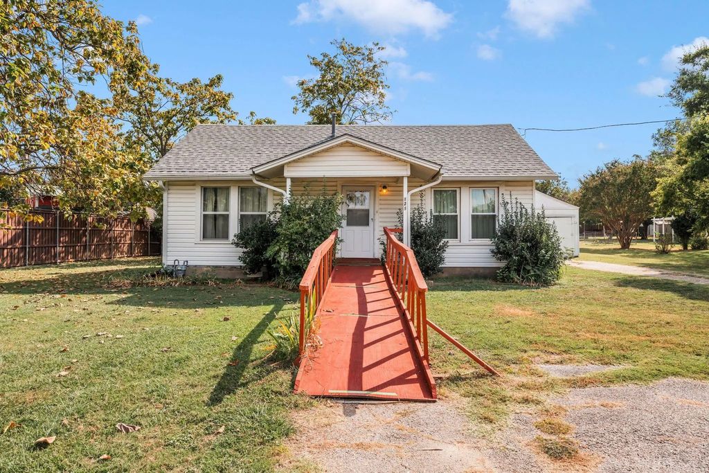 121 Cheek Sparger Road, Colleyville