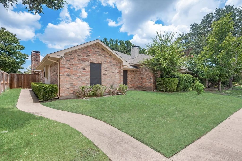 2020 Hearthside Lane, Garland
