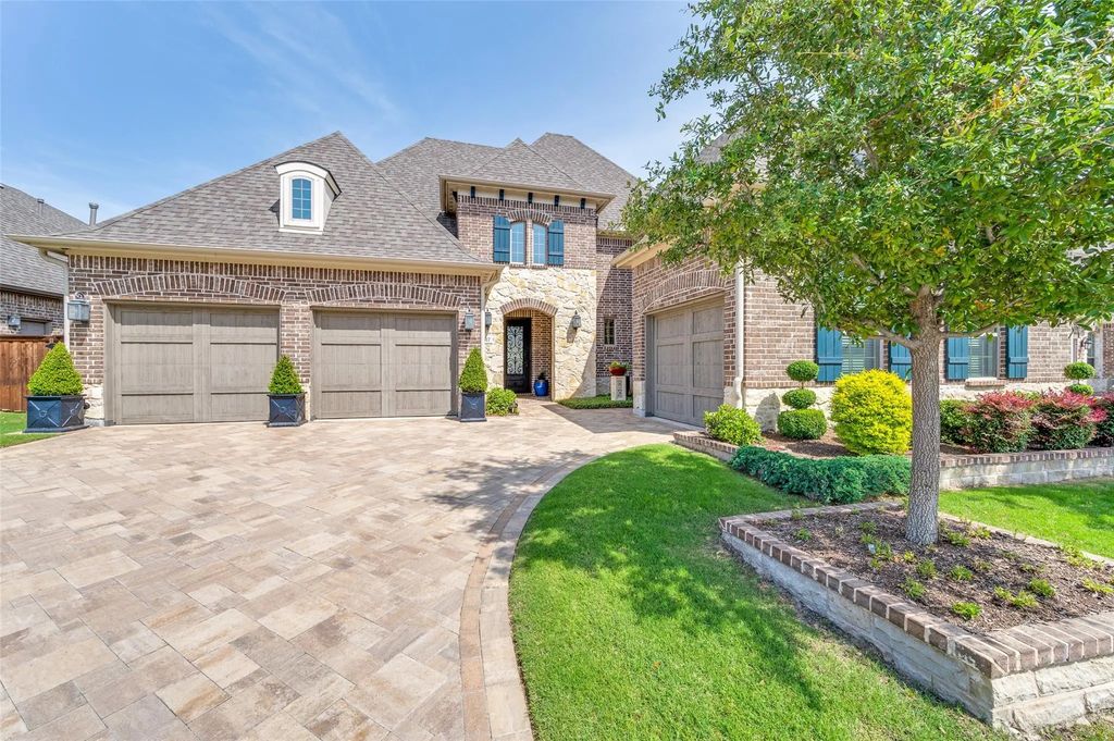 7617 Windsor, The Colony