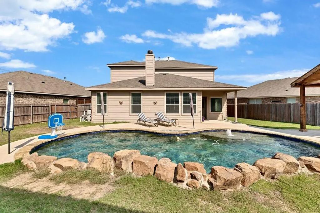 1777 Rio Penasco Road, Fort Worth