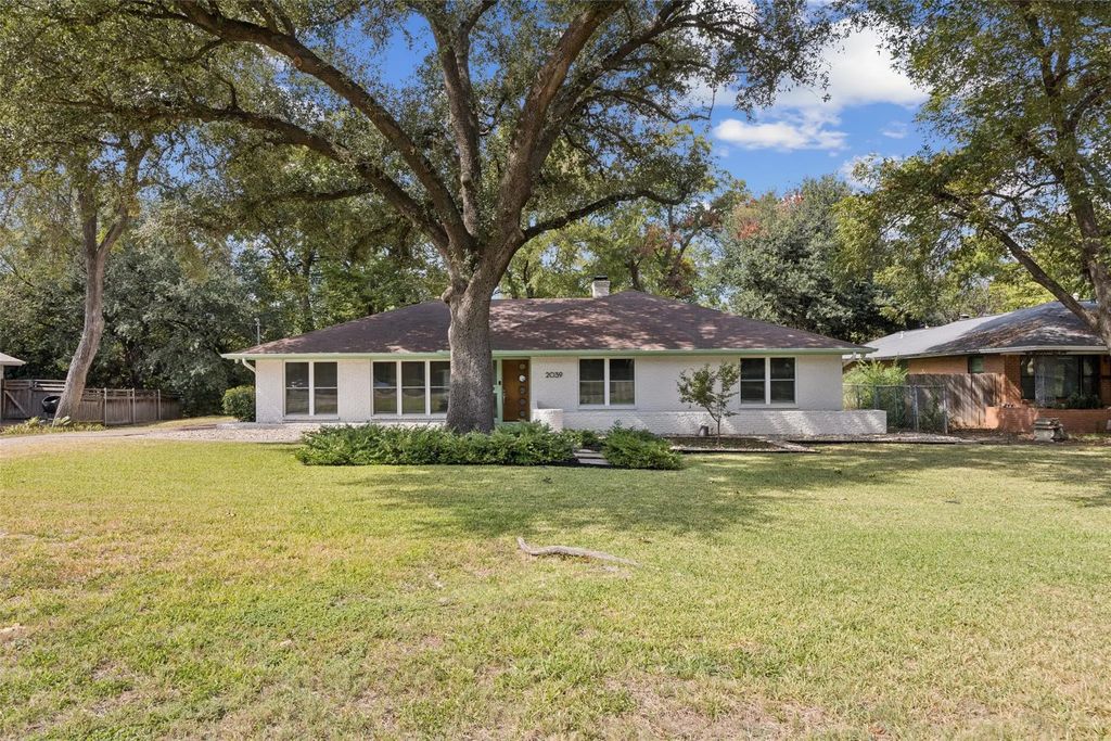 2039 Elmwood Boulevard, Dallas