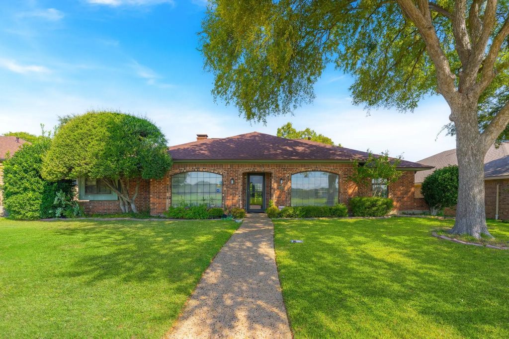 2709 N Spring Drive, Richardson