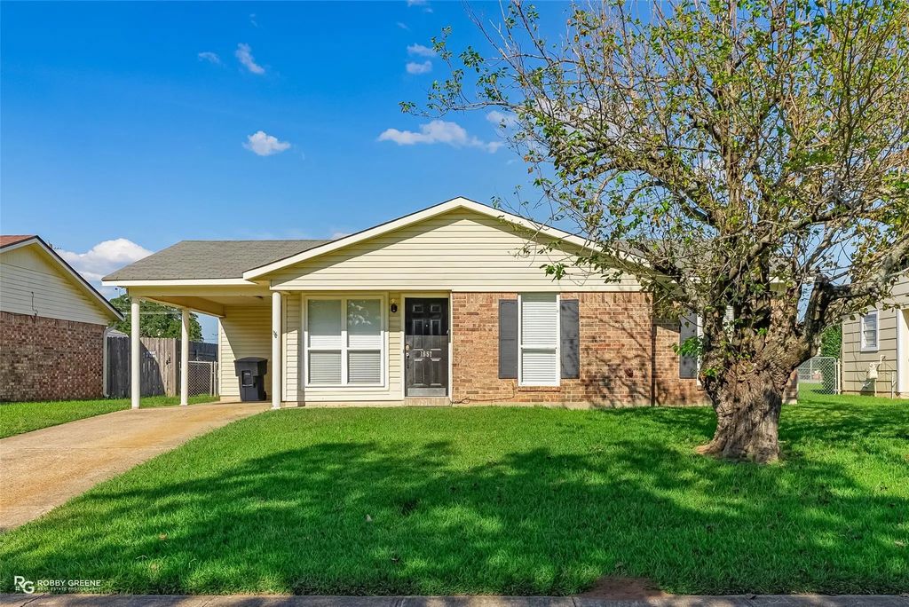 1657 Holiday Place, Bossier City