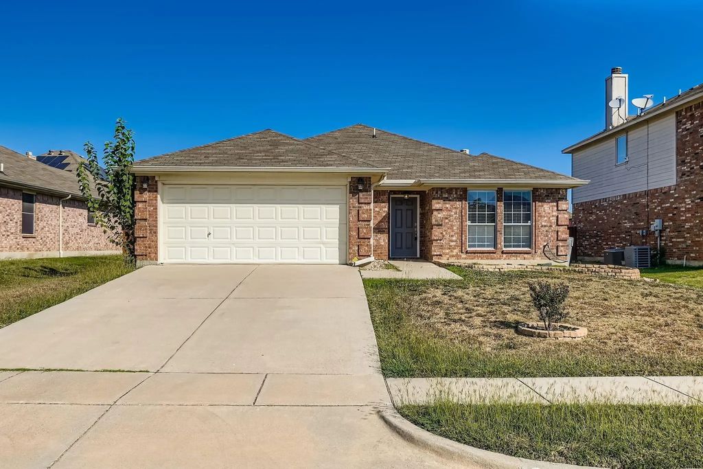 608 Piper Drive, Saginaw