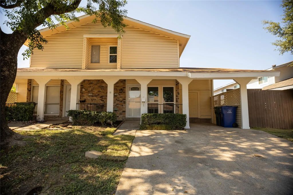 733 Intrepid Drive, Garland