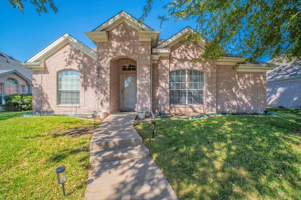 3841 Pine Valley Drive, Plano