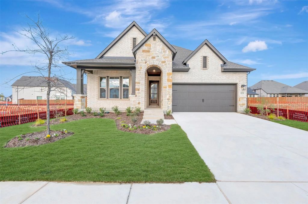 4236 Silver Spur Court, Aubrey