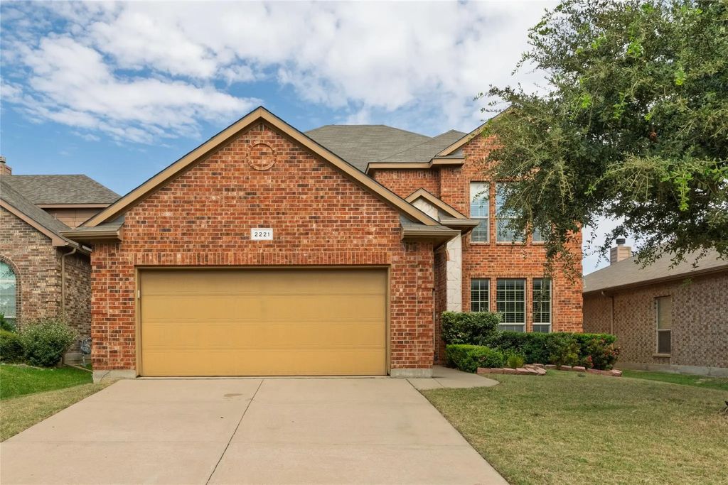 2221 Laurel Forest Drive, Fort Worth